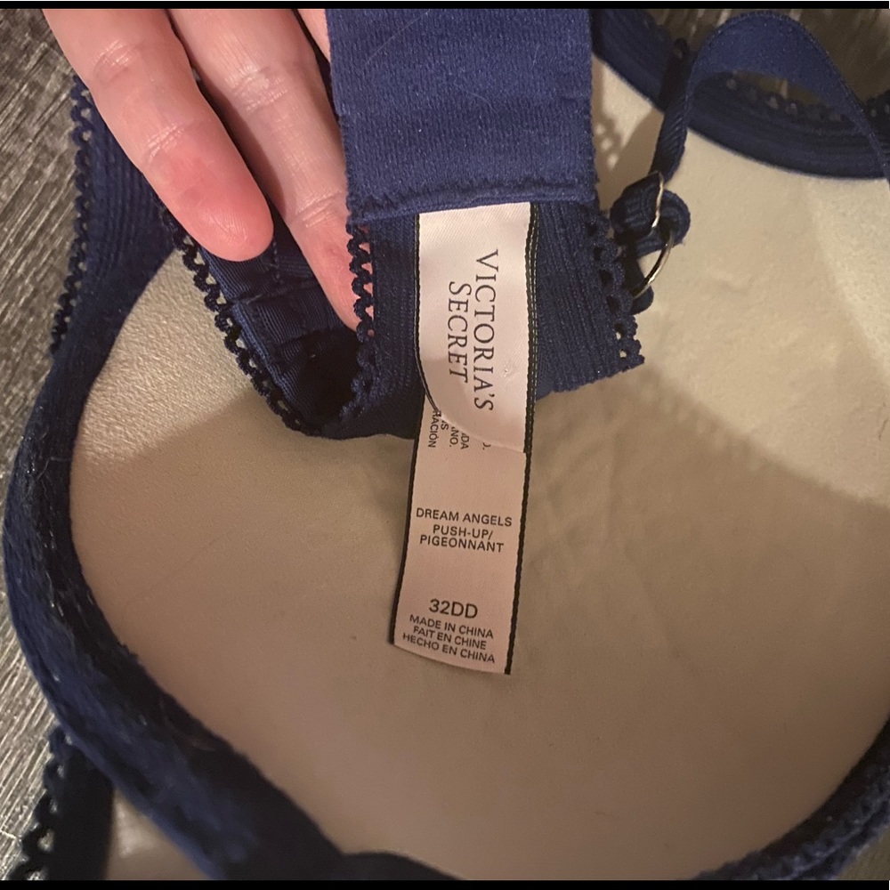Bra - Picture 3 of 3